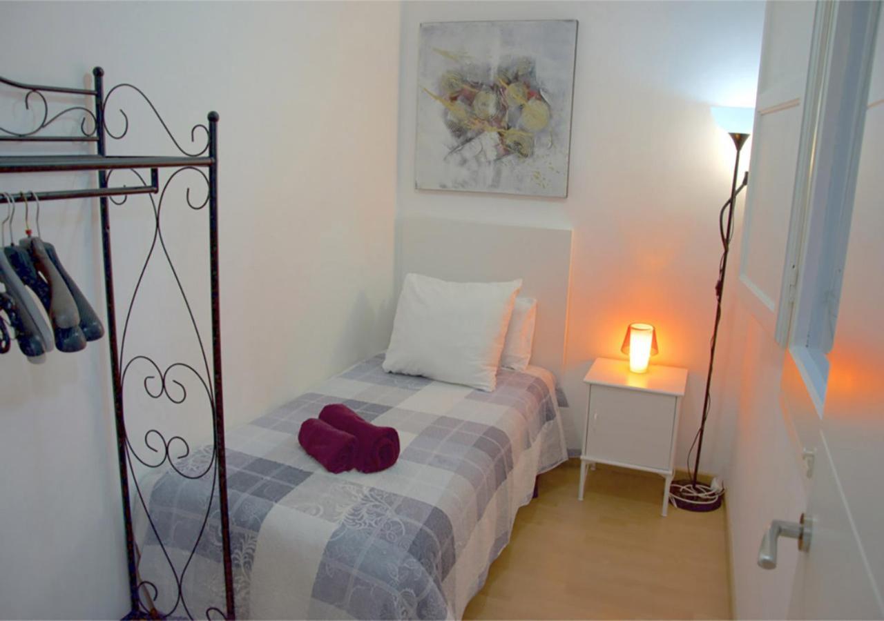 Apartment Carrer D'Olesa Barcellona Esterno foto