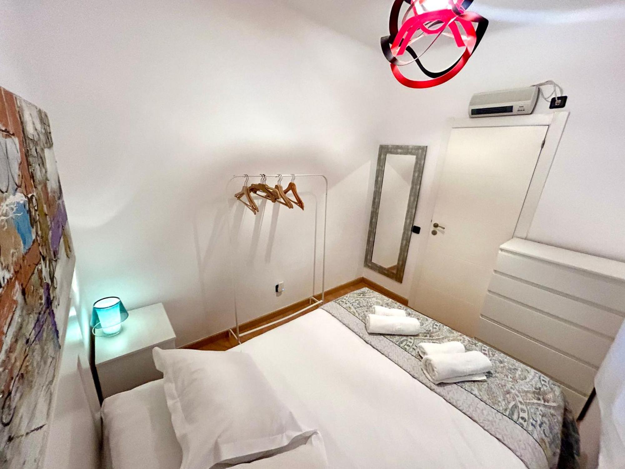Apartment Carrer D'Olesa Barcellona Esterno foto