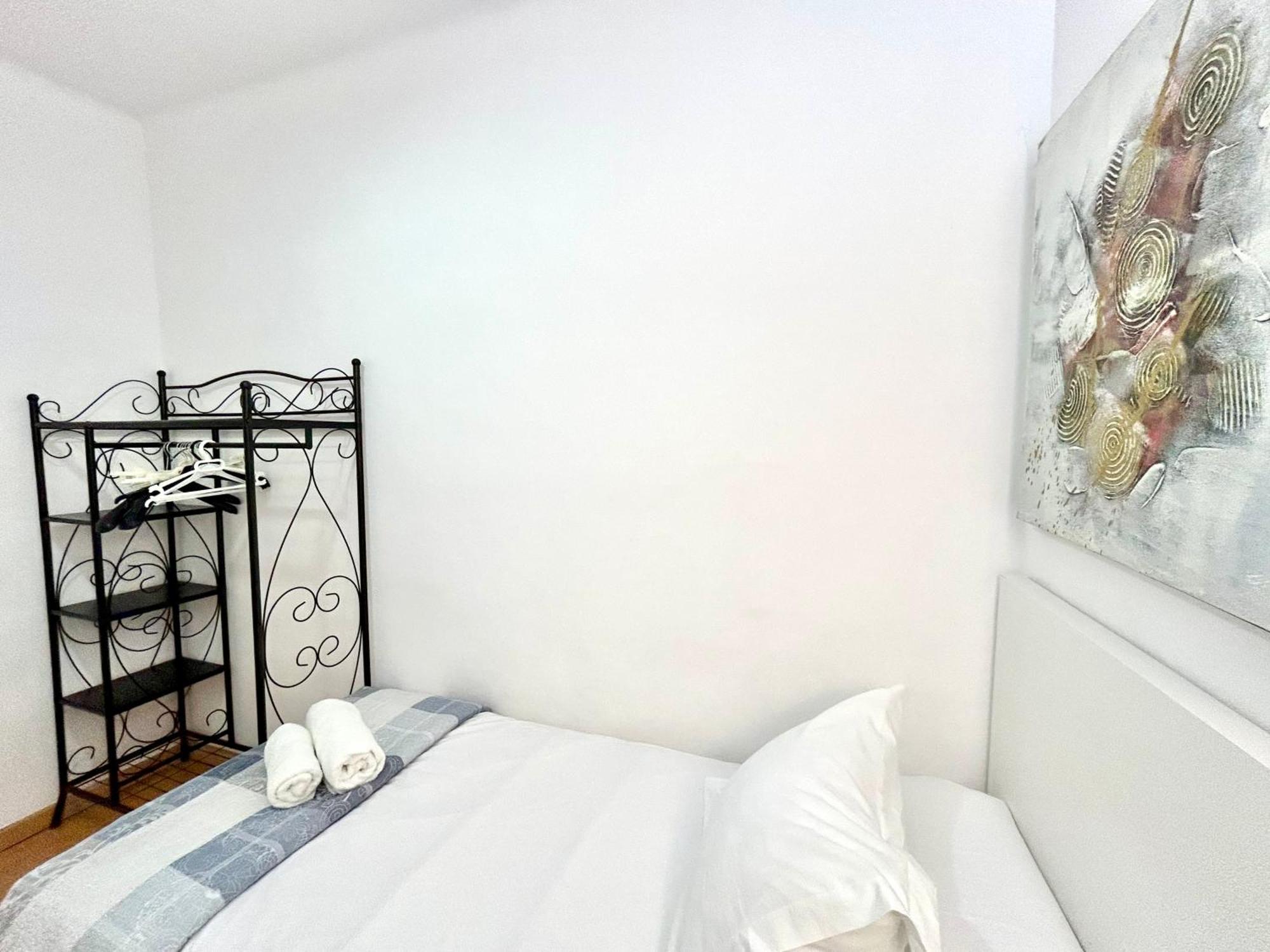 Apartment Carrer D'Olesa Barcellona Esterno foto
